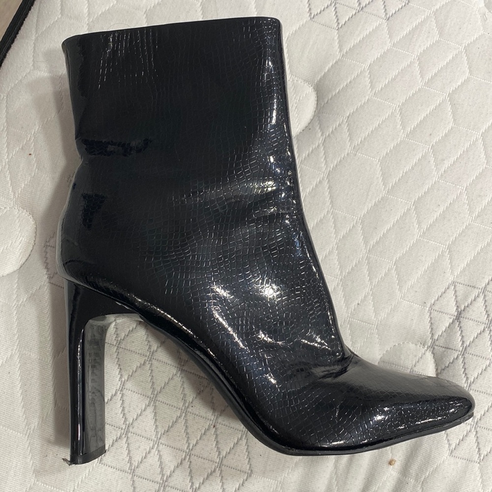 Black Shiny Heeled booties